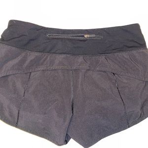 Black lulu running shorts.